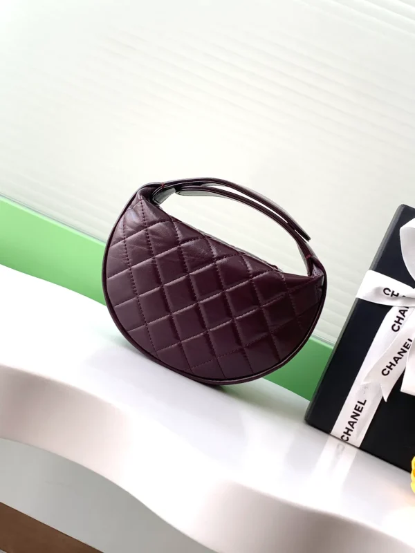 Chanel Burgundy Quilted Leather CC Chain Pouch Chanel - Image 5