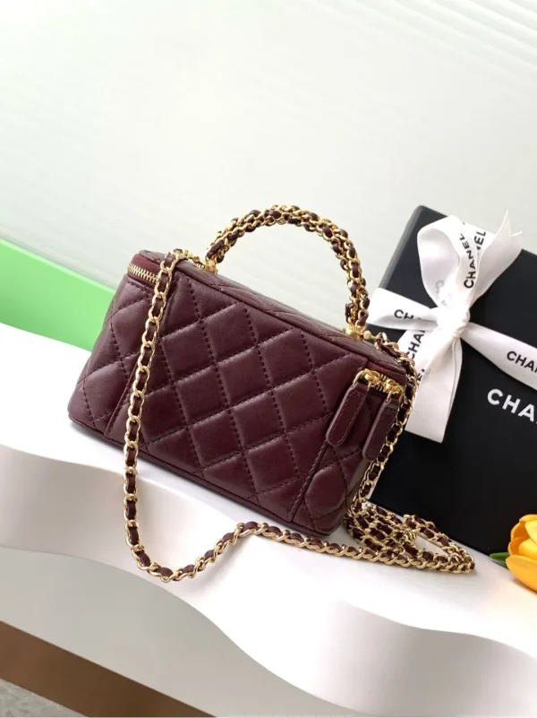 Chanel Burgundy Quilted Leather Pick Me Up Vanity Bag Chanel - Image 4