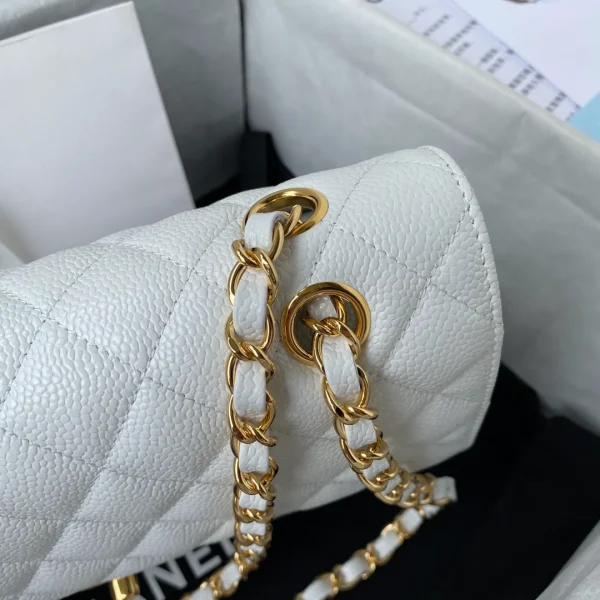 Chanel Classic Medium Flapbag Golden Hardware White - Image 6