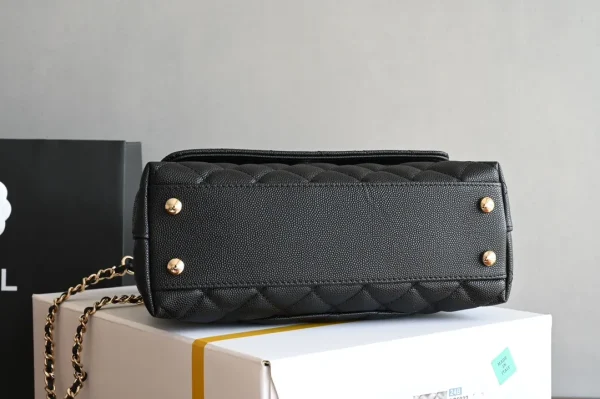 Chanel - Coco Top Handle - Black Caviar / Lizard Top Handle GHW - Image 4