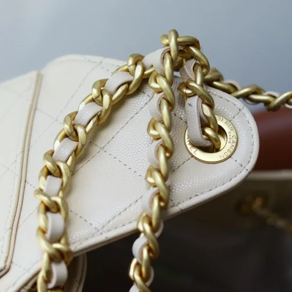 Chanel Handbag Grained Calfskin & Gold-tone Metal - Image 5