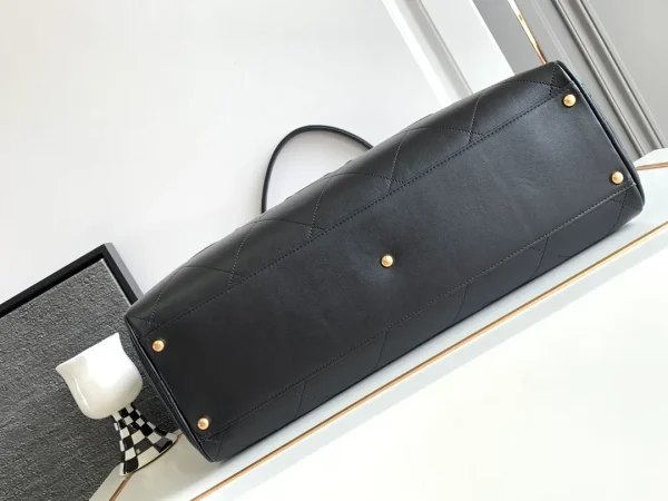 Chanel Maxi Bowling Bag: The Perfect Combination Of Luxury - Image 5