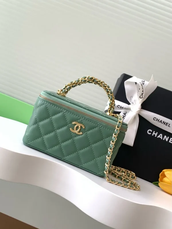 Chanel Pearl Crush Vanity With Chain Green Lambskin Aged Gold Hardware