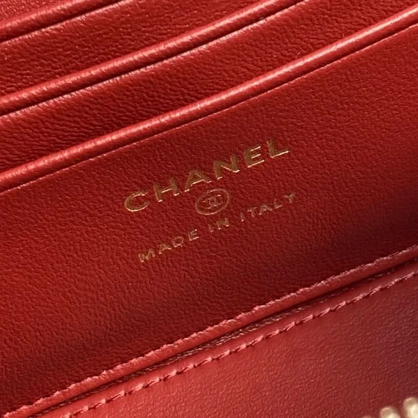 Chanel Red Quilted Lambskin Top Handle Long Vanity Case Aged Gold Hardware - Image 9