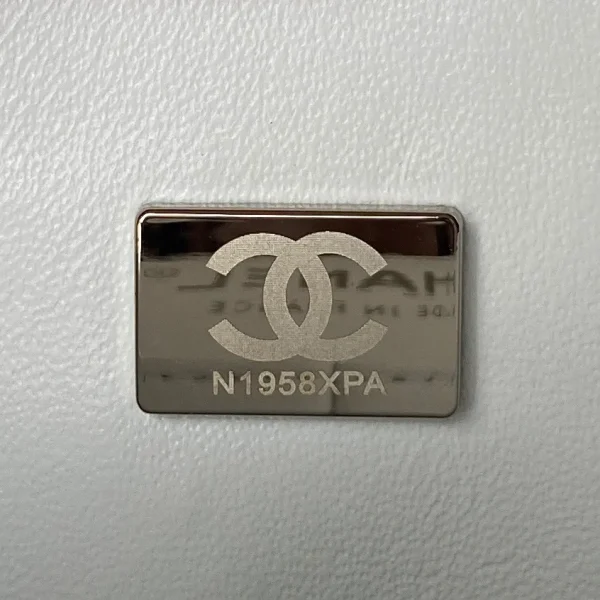 Chanel White Caviar Leather Medium Double Flap - Image 2