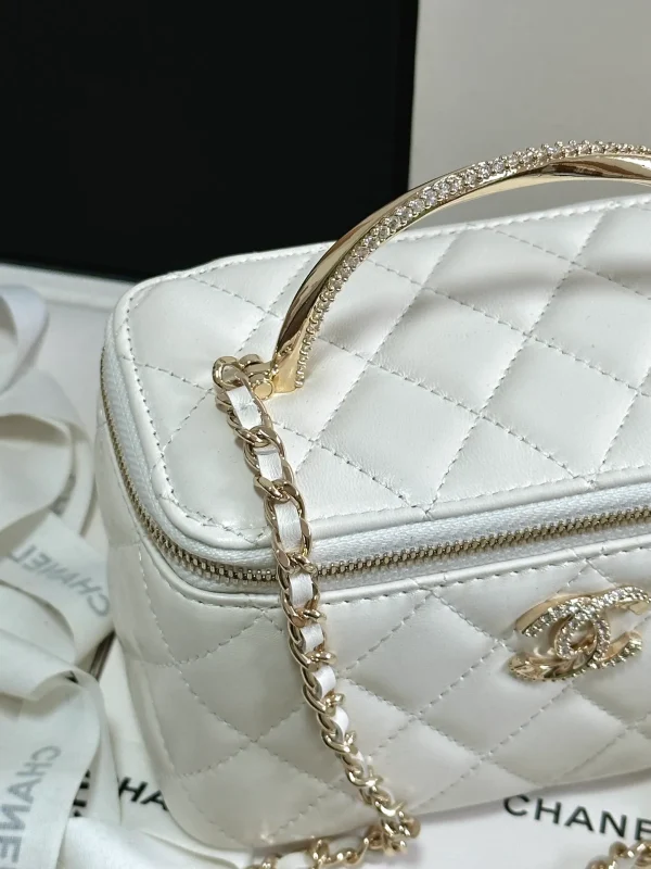 Chanel White Controller Makeup bag - Image 4