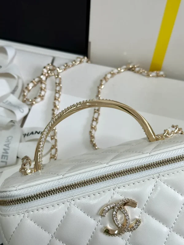 Chanel White Controller Makeup bag - Image 5