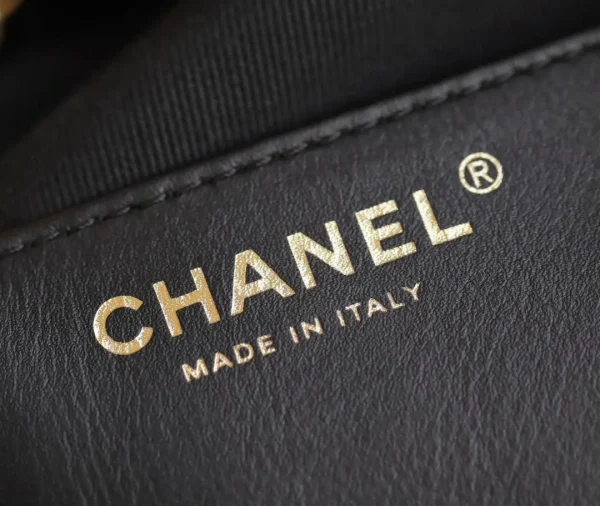 Chanel hobo bag 25c size 30 cm - Image 3
