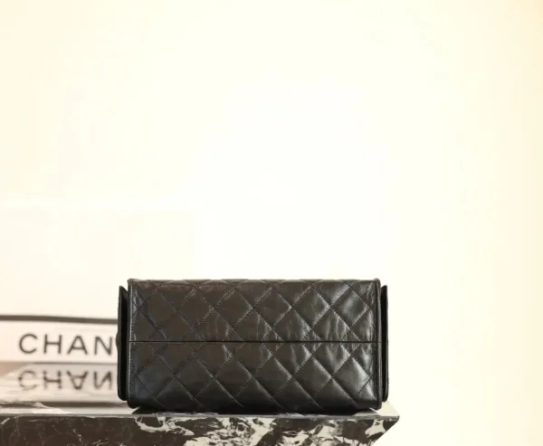 Chanel hobo bag 25c size 30 cm - Image 4