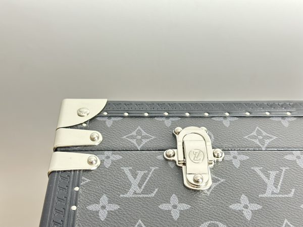 Alzer 60 Monogram Eclipse Canvas - Image 5