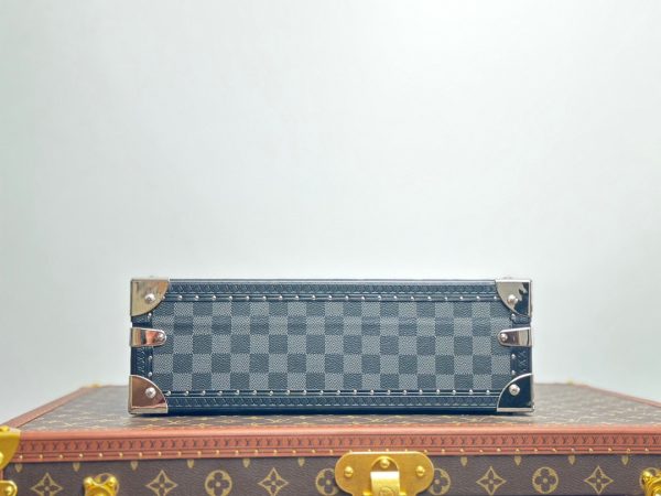Alzer 75 Damier Graphite Canvas - Image 11