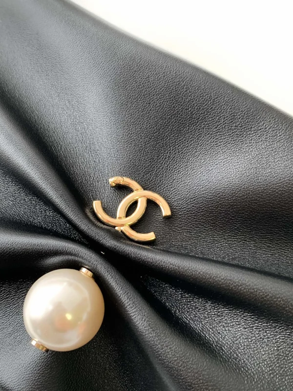 Black Wallet on a chain - Image 3