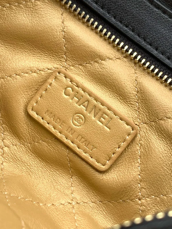Black Wallet on a chain - Image 9