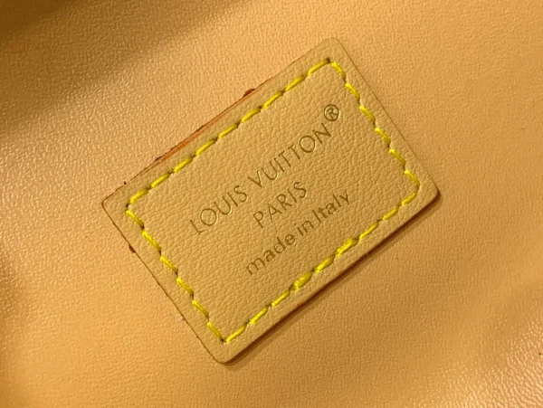 Bone Wearable Wallet Monogram Canvas Bags - Image 10