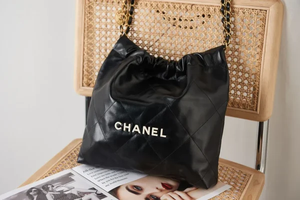CHANEL 22Bag Small Handbag Shoulder Bag Shiny Calfskin Black - Image 4