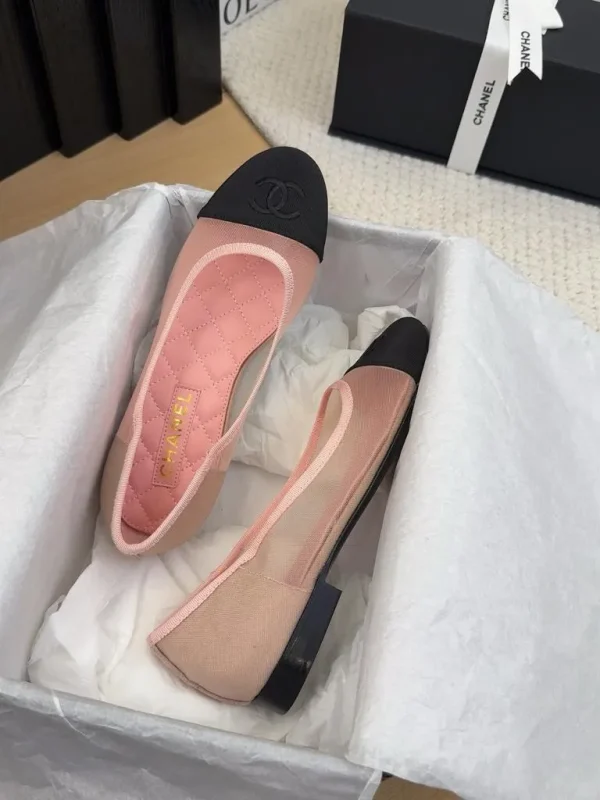 CHANEL 25P CC Two Tone Mesh Grosgrain Cap Toe Ballerina Ballet Flat Shoes Pink