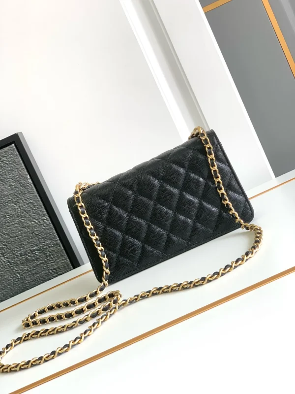 CHANEL Caviar Quilted Chain Link Clutch With Chain Black - Image 5