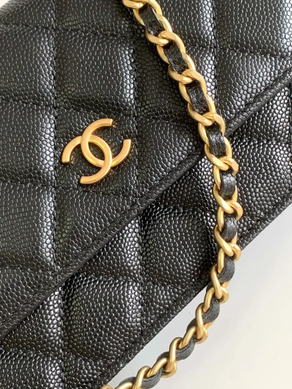 CHANEL Caviar Quilted Chain Link Clutch With Chain Black - Image 7