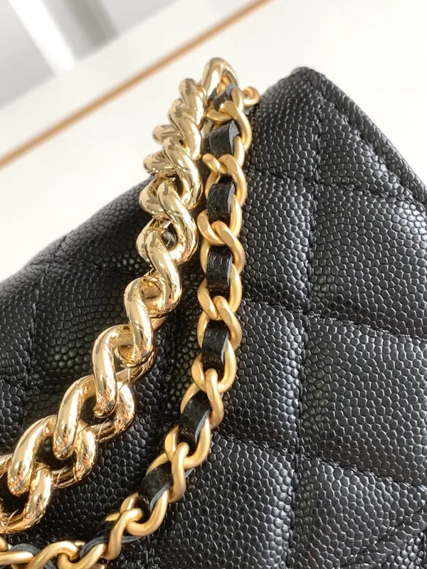 CHANEL Caviar Quilted Chain Link Clutch With Chain Black - Image 8
