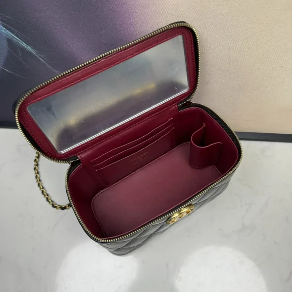 CHANEL Lambskin Enamel Quilted Logo Small Vanity Case With Chain Black - Image 2