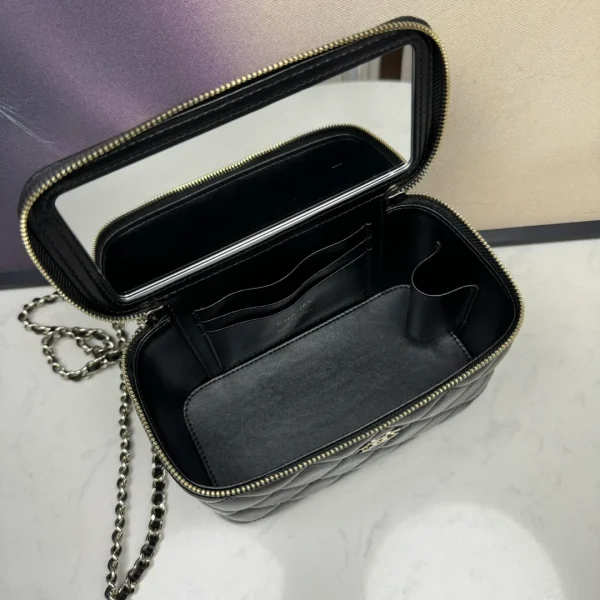 CHANEL Lambskin Grey Top Handle Vanity Case Chain Bag Light Gold Hardware - Image 9