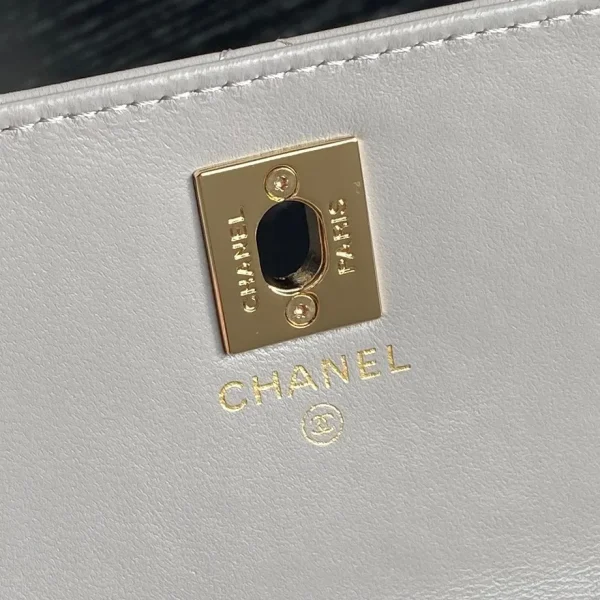 CHANEL Lambskin Pearl Crush Quilted Flap Phone Holder - Image 2