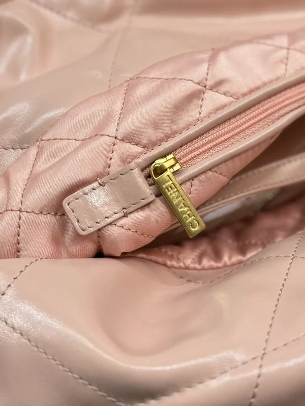 CHANEL Matelasse 22 Mini Chain Shoulder Bag - Image 9