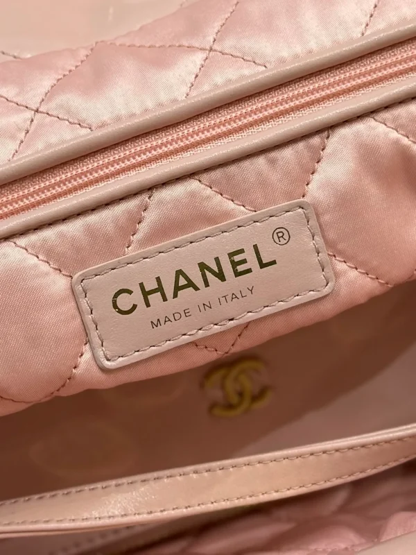 CHANEL Matelasse 22 Mini Chain Shoulder Bag - Image 10