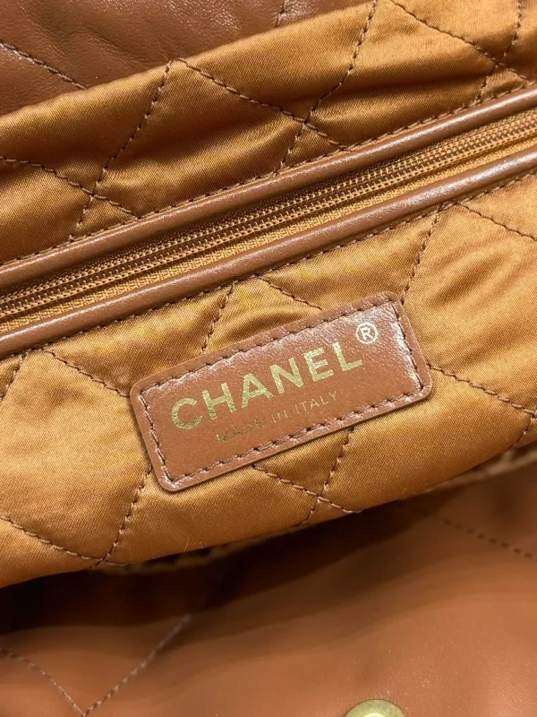 CHANEL Matelasse 22 Mini Chain Shoulder Bag - Image 9