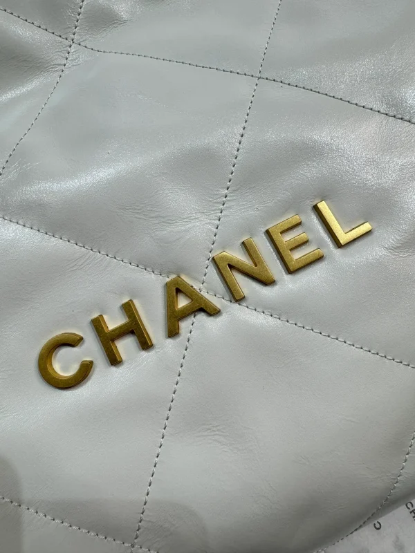 CHANEL Matelasse 22 Mini Chain Shoulder Bag Calfskin White - Image 4