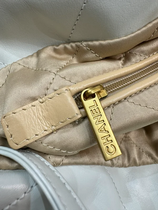 CHANEL Matelasse 22 Mini Chain Shoulder Bag Calfskin White - Image 10