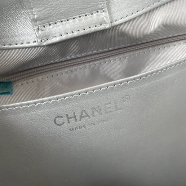 CHANEL Metallic Lambskin Chain Rows Quilted Chain Hobo Silver - Image 10