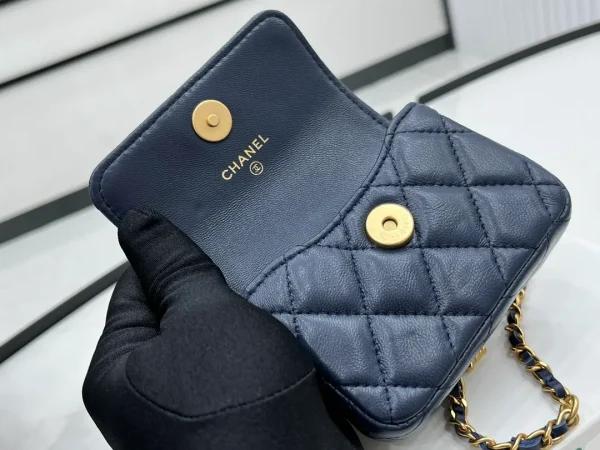 CHANEL Navy Quilted Caviar Twist Your Buttons Coin Purse with Chain Crossbody Bag - Image 7