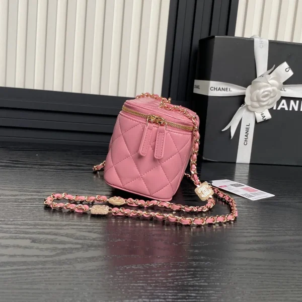CHANEL Pre-Owned CC Quilted Handbag Pink - Image 6
