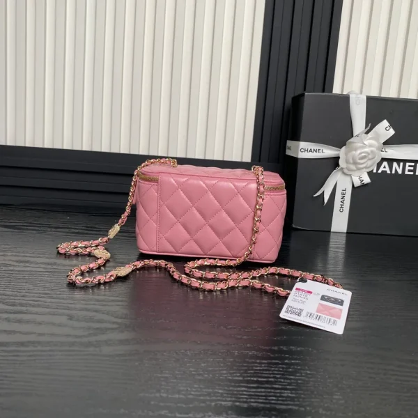 CHANEL Pre-Owned CC Quilted Handbag Pink - Image 9
