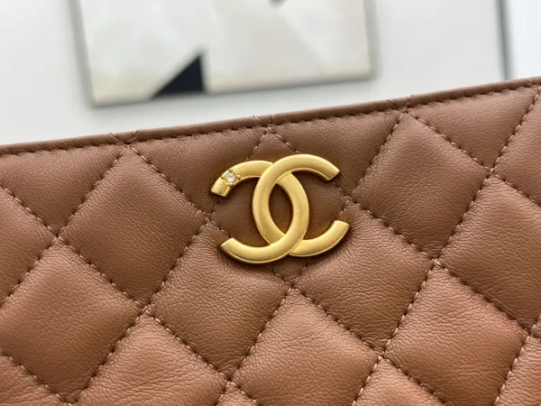 CHANEL Pre-Owned Quilted Lambskin Leo Shoulder Bag - Image 5