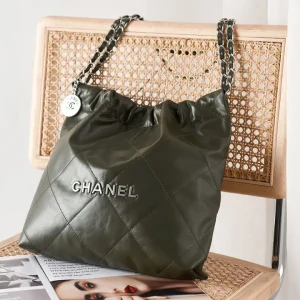 CHANEL Shiny Calfskin Quilted