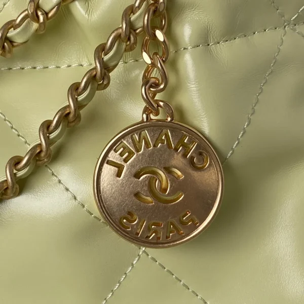 CHANEL Shiny Calfskin Quilted - Image 4