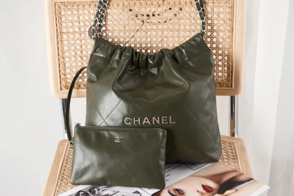 CHANEL Shiny Calfskin Quilted - Image 5