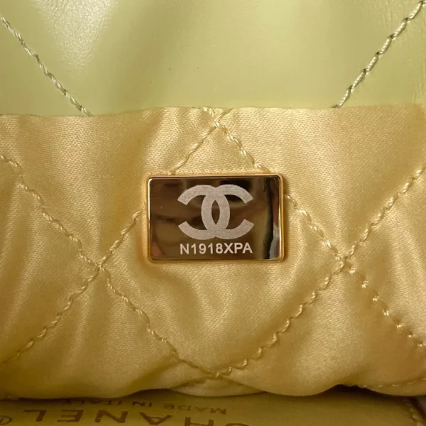CHANEL Shiny Calfskin Quilted - Image 6