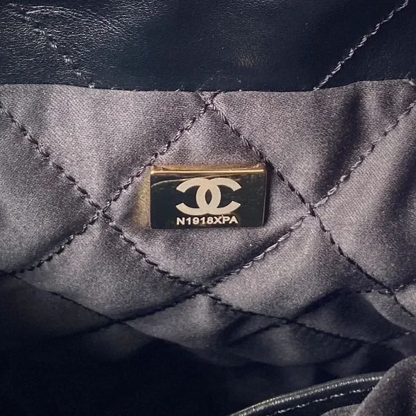 CHANEL Shiny Calfskin Quilted Mini Chanel 22 Black - Image 10