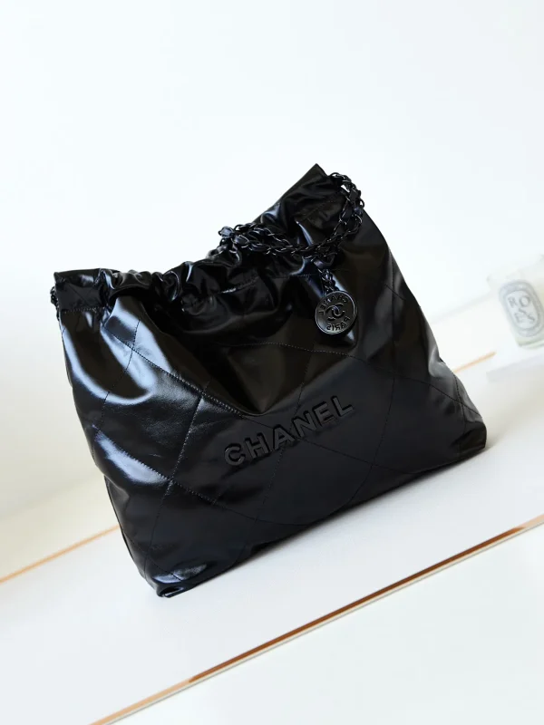 CHANEL Small 22 Bag SO Black Calfskin Black