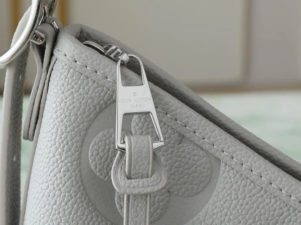 CarryAll MM Monogram Empreinte Leather - Image 14