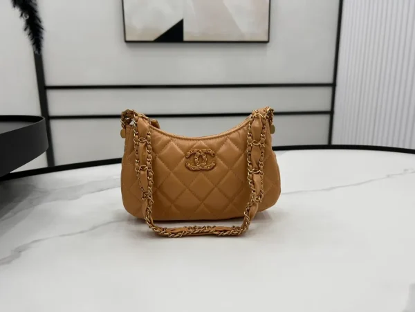 Chanel 19 Hobo Bag Beige Aged Calfskin Brushed Gold Hardware - Image 3