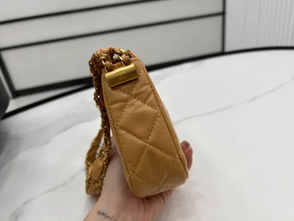 Chanel 19 Hobo Bag Beige Aged Calfskin Brushed Gold Hardware - Image 8