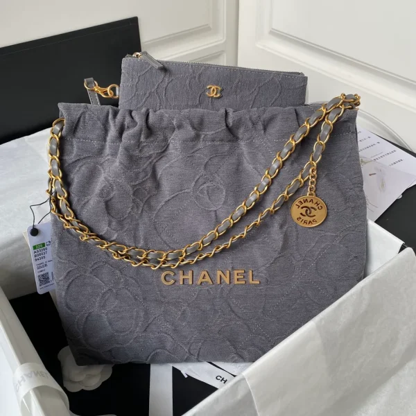 Chanel 22 Chain Denim Medium