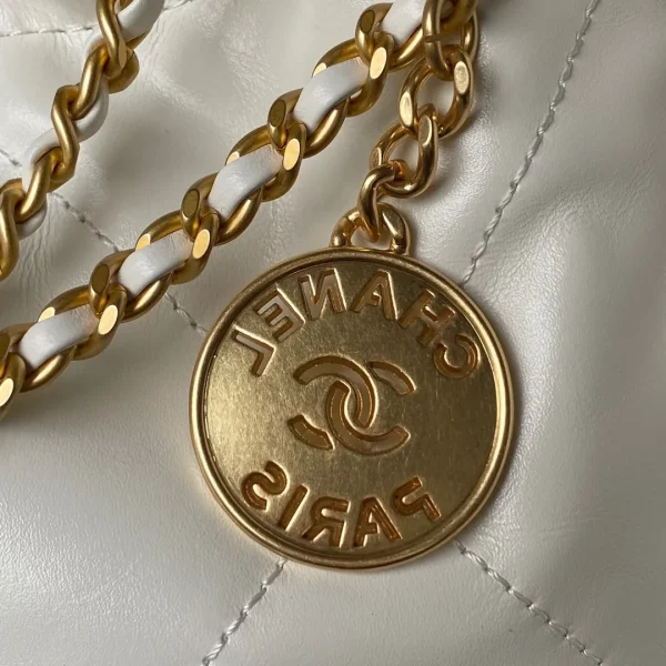 Chanel 22 Mini White Lambskin CHIP - Image 3