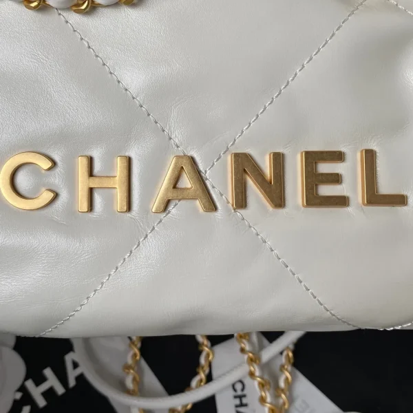 Chanel 22 Mini White Lambskin CHIP - Image 4
