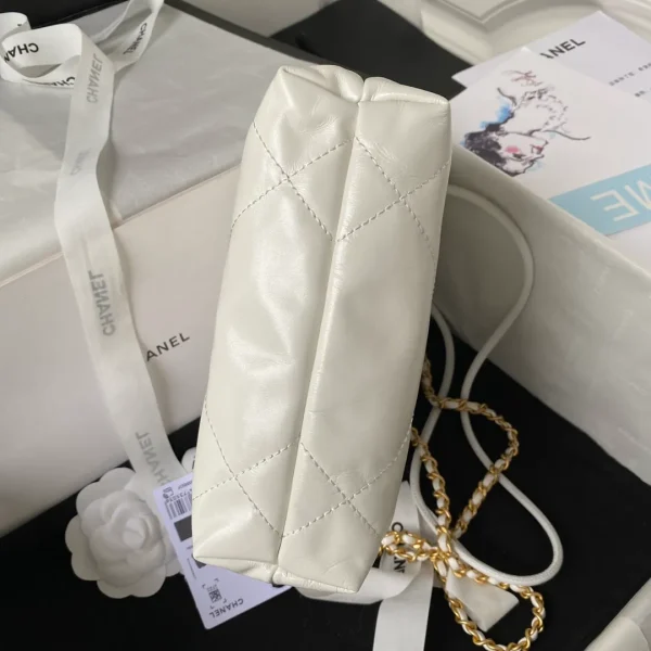 Chanel 22 Mini White Lambskin CHIP - Image 5