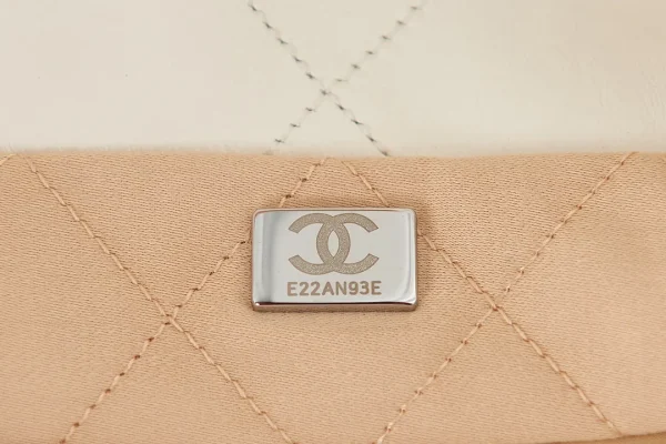 Chanel 22 Small Bag Chanel - Image 2
